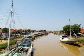 Pindah Lokasi atau Dibiarkan Jadi Pelabuhan Mati