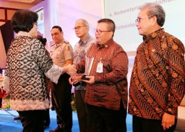 Akuntabel Kelola Anggaran, Kemensos Raih Penghargaan