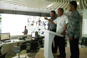 Kemensos Tinjau Command Center Milik Pemkot Surabaya
