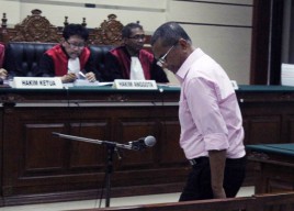 Dituntut Enam Tahun Penjara, Sekali Lagi, Dahlan Tak Kaget