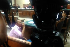 Sidang 2,5 Jam, Tuntutan 365 Halaman, Dahlan Kehausan