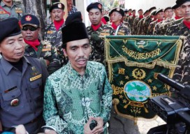 Peringati Harlah, PCNU Surabaya Kirab Panji dan Ziarah