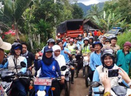 30 Hari, 4 Kali Khofifah Blusukan dengan Motor