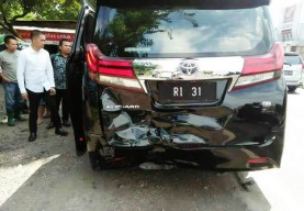 Kunker, Mobil Menakertrans Kecelakaan di Sidoarjo