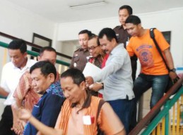 Ditahan Kejari, Ketua Fraksi Golkar Langsung Bernyanyi