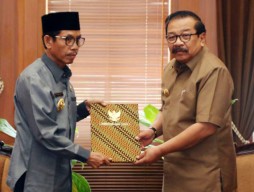 Bupati Pamekasan Tersangka, Soekarwo Tunjuk Plt