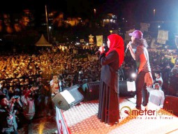 Khofifah Merajut Kebangsaan Bersama Santri dan Slanker