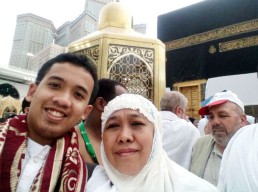 Kisah Mukena Khofifah untuk Muslimah Rohingya