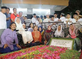 Prasasti Makam Gus Dur Dibuka untuk Umum
