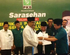 Gus Ipul Kantongi Rekom PKB, Risma Temui Pakde Karwo
