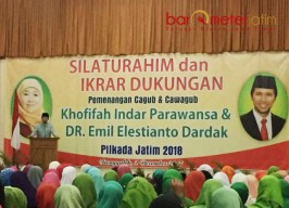 Giliran Relawan Mataraman Ikrar Dukung Khofifah-Emil