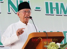 Andai Anak Sendiri Maju, Gus Sholah Tetap Dukung Khofifah