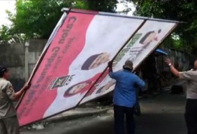 Terjang Aturan APK Paslon Pilgub Jatim Ditertibkan