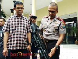 Mobil Anak Buah Risma Ditembaki Pakai Laras Panjang