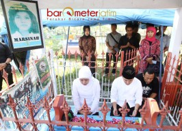 May Day, Khofifah-Emil Ziarah ke Makam Marsinah