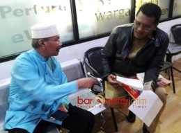 Surat Dicueki Risma, Cak Anam Demo Tunggal ke Balai Kota