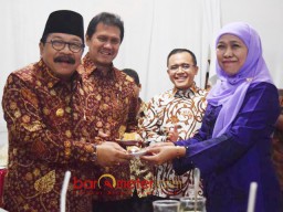 Tak Terbantahkan Pakde Karwo Total Dukung Khofifah-Emil