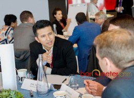 Hadiri Pertemuan Dunia, Emil Absen di Penetapan KPU Jatim