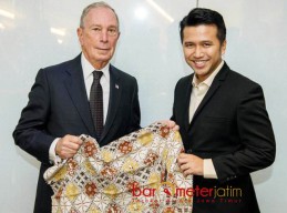 Batik Trenggalek, Oleh-oleh Emil untuk Michael Bloomberg