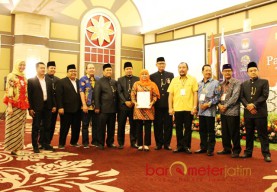 Sah Gubernur Khofifah Hadiahi Gus Ipul-Puti Duren dan Roti