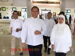 Rektor Unair Minta Khofifah Agar Bekerja Serba Luar Biasa