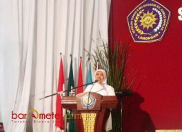 Di Lamongan, Khofifah Ajak Sarjana Berantas Kemiskinan