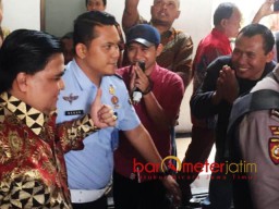 Sidang Perdana, Dimas Kanjeng Masih Dipuja Pengikutnya
