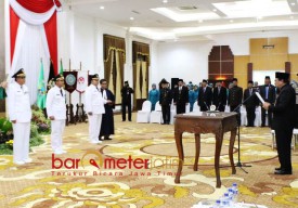 Lantik 3 Pj Bupati, Pakde Karwo Ingatkan soal Penyusunan APBD