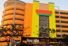 Pedagang Minta Risma Bijak Selesaikan Kemelut Pasar Turi