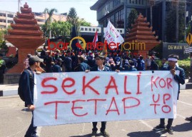 Jelang Pemilu 2019, DPRD Jatim Didemo soal Kasus Korupsi
