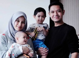 Rumus Dude Harlino Lebih Akrab dengan Buah Hati