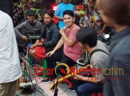 Warga Blitar Gelar Musik Amal Bareng Ronnie Sianturi