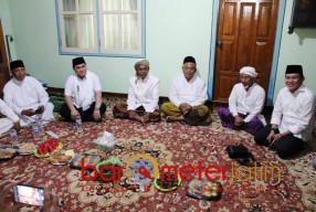 Pengasuh Ponpes Nurul Qarnain Jember Ikrar Dukung Jokowi