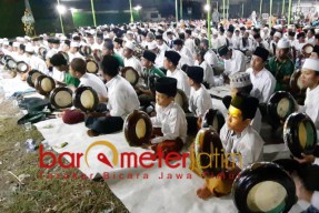 50 Grup Rebana se-Pantura Bershalawat Nabi di Tepi Pantai