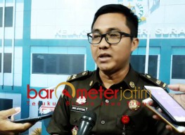 Diserahkan Polda ke Kejari, Ahmad Dhani Salam 2 Jari