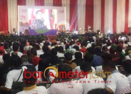 Penuh Sesak Ribuan Pendukung Jokowi Nobar Debat Capres