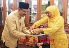 Sowan ke Rumah Khofifah, Gus Ipul Dijamu Durian Wonosalam