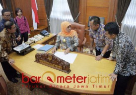 Khofifah Ingin Ruang Kerja ala BNPB, Ada 48 Monitor Pantau