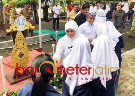 Siswa SMA/SMK Jatim UNBK, Khofifah Kembali Berpuasa