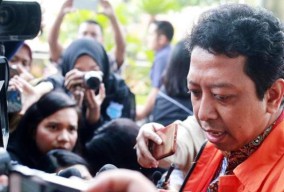 Emosi Labil, Nyanyian Romi Tak Kurangi Eksistensi Khofifah