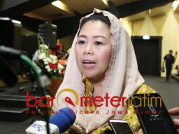 Takut Salam Suroboyoan Eh.. Yenny Wahid Keceplosan juga