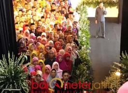 Resepsi Nikah Putri Khofifah, Antrean Mengular Berjam-jam