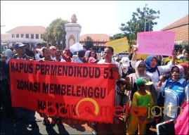 Tolak Zonasi PPDB Wali Murid Minta Khofifah Turun Tangan