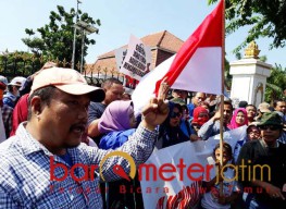 Wali Murid di Surabaya: Jokowi Harus Ganti Mendikbud