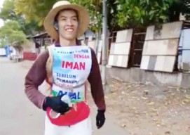 Demi Bertemu Khofifah, Pria Ini Rela Jalan Kaki 26,5 Jam