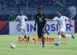 Sempurna Balde Hattrick, Persebaya Bantai Persib 4-0