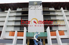 Selain Aroma Sampah, Menpora Soroti Akses Masuk GBT