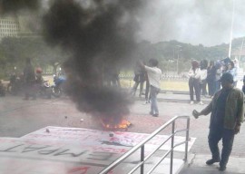 Bentuk Komisi Disiplin, Unesa Usut Pembakar Jas Almamater