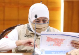 Surabaya Layak PSBB Besok Siang Khofifah Panggil Risma