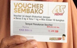 Bantu Warga Terdampak Corona, Anwar Sadad Pilih Cara Unik